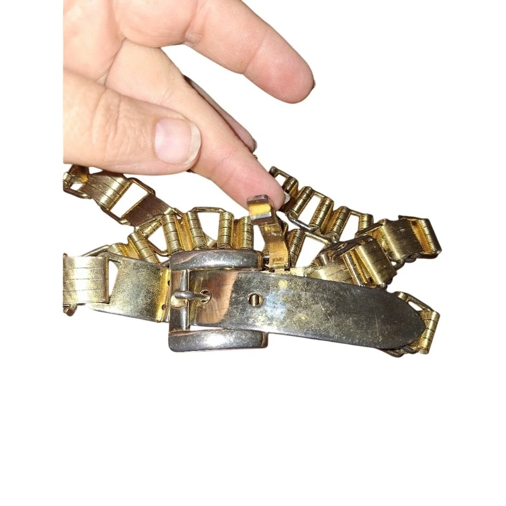 Vintage Gold Tone Metal Locking Belt ‎ 1990s Retro Feminine Coachella Festival